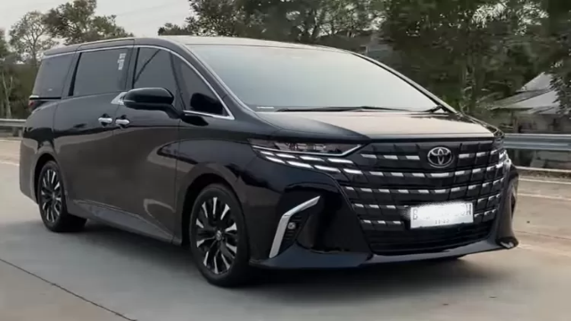 Beberapa Kelebihan dan Kekurangan Mobil Alphard, Simak